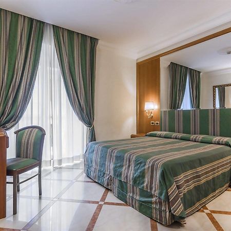 Raeli Hotel Regio Roma Exterior foto