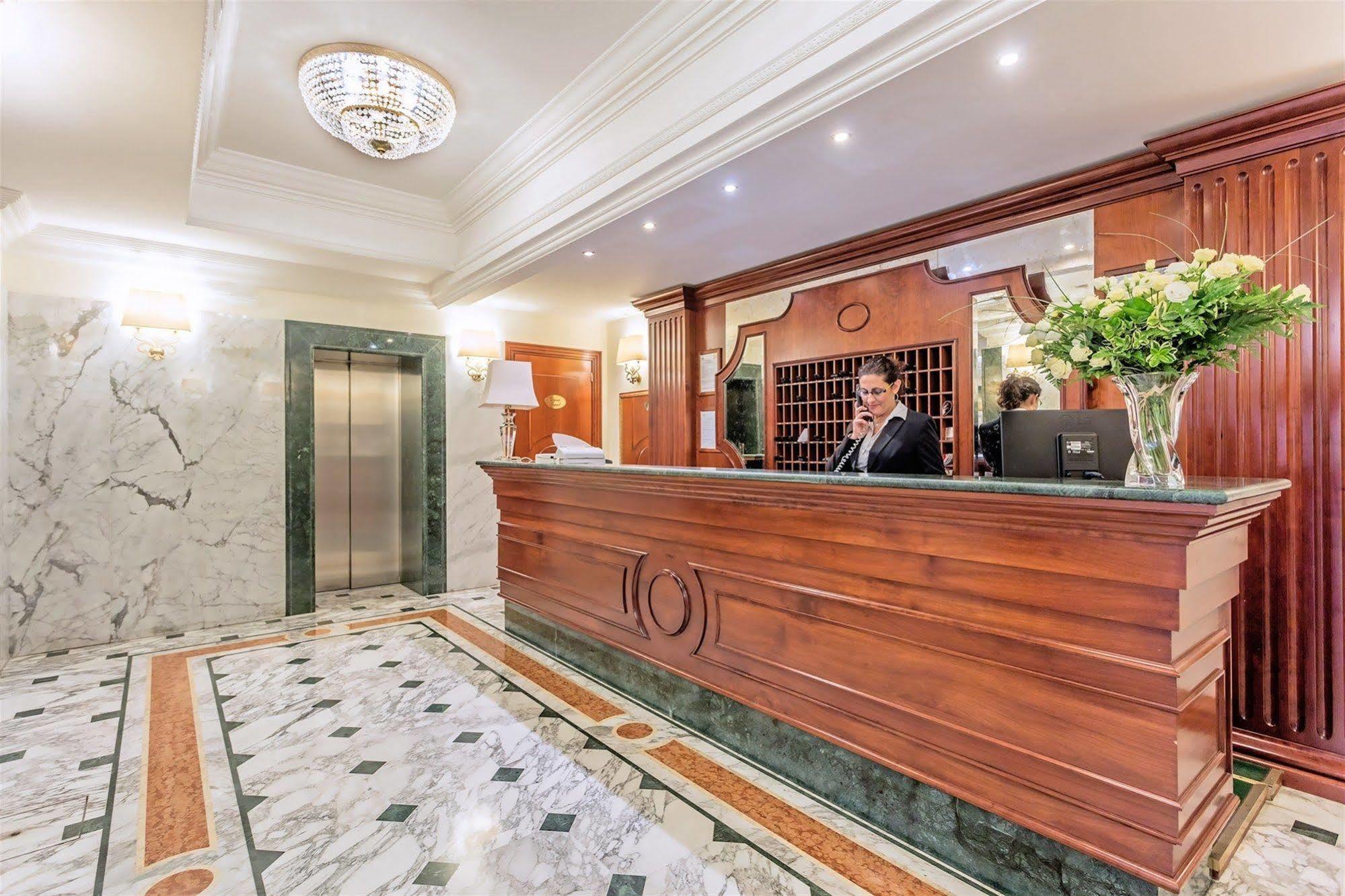 Raeli Hotel Regio Roma Exterior foto