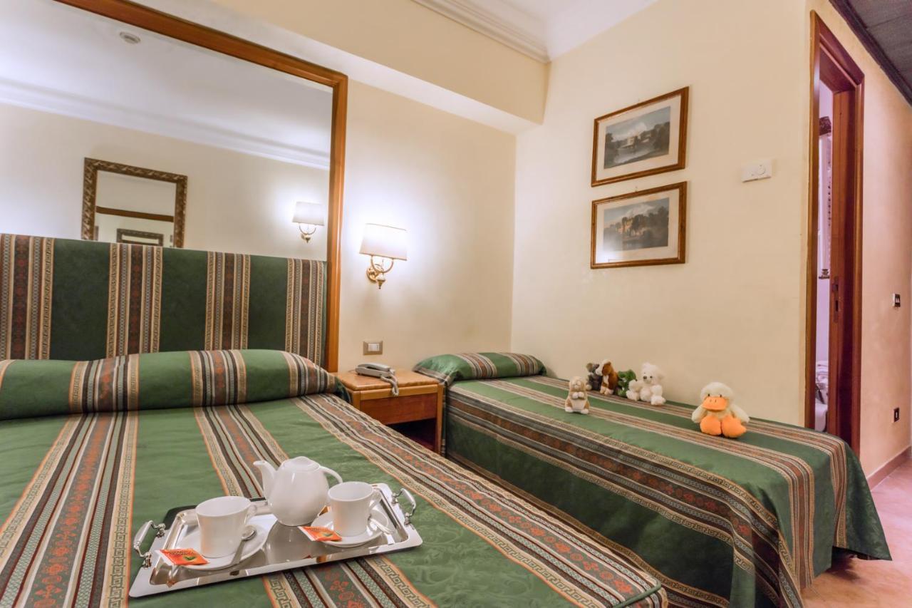 Raeli Hotel Regio Roma Exterior foto