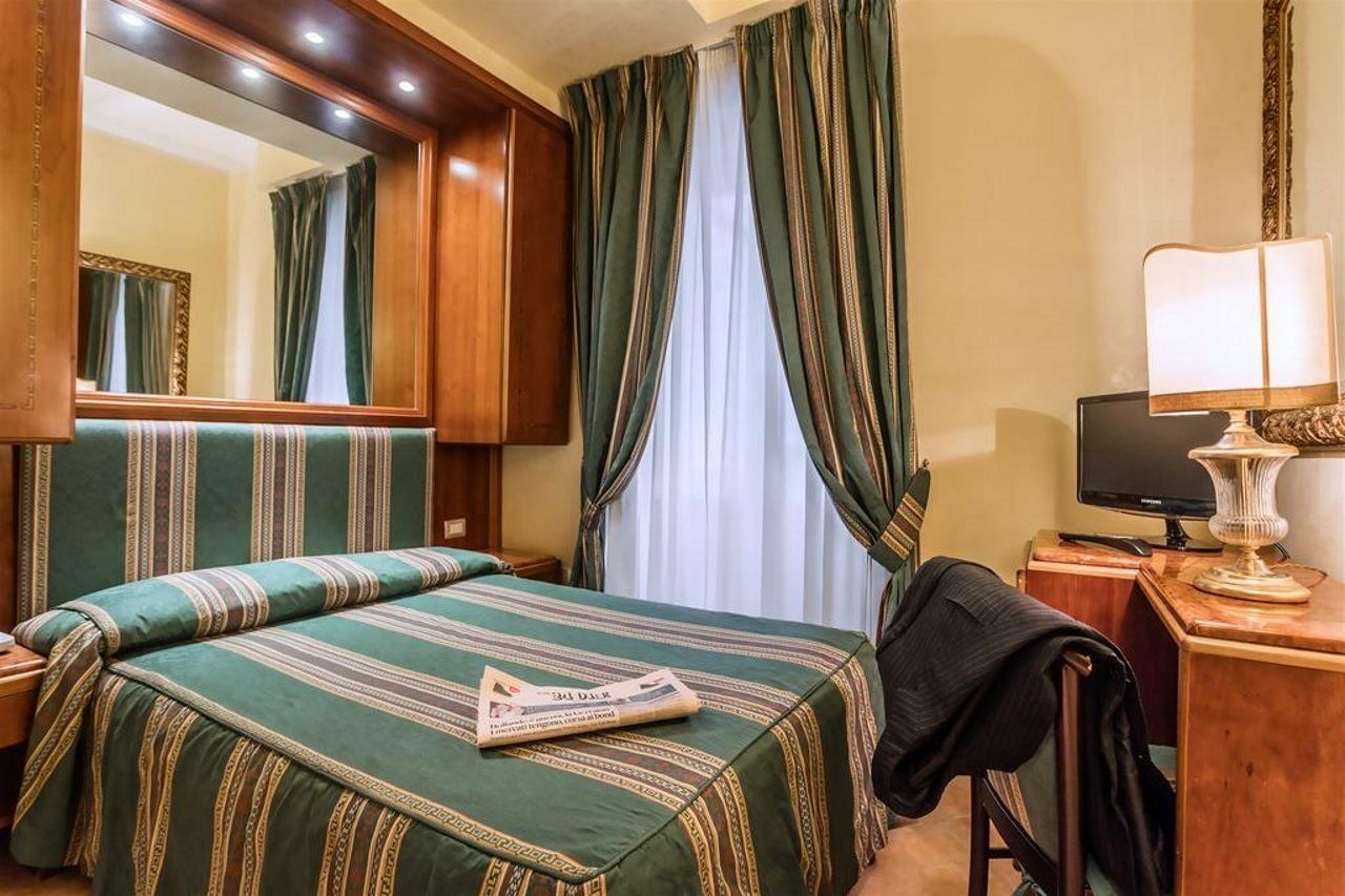 Raeli Hotel Regio Roma Exterior foto