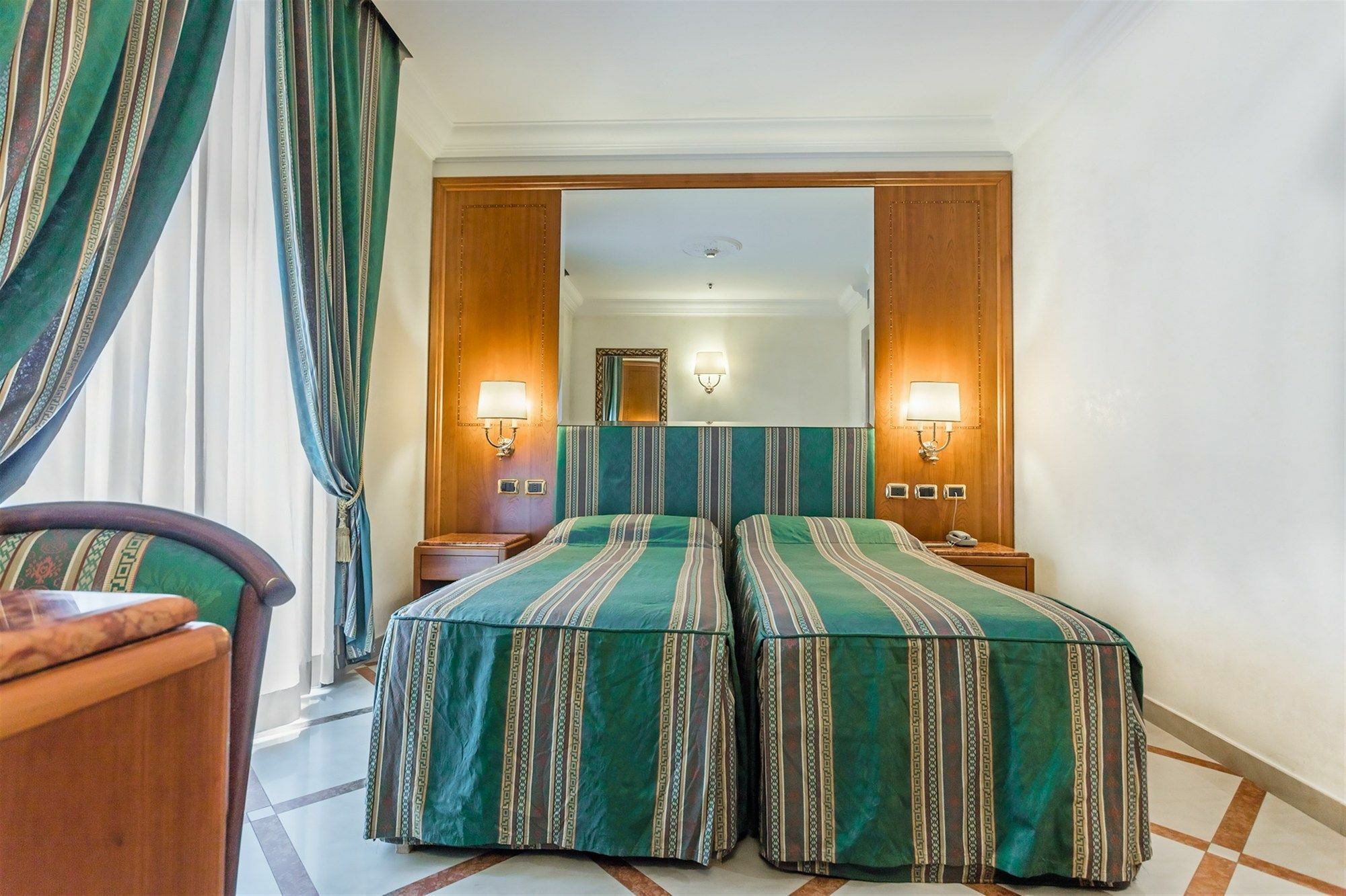 Raeli Hotel Regio Roma Exterior foto