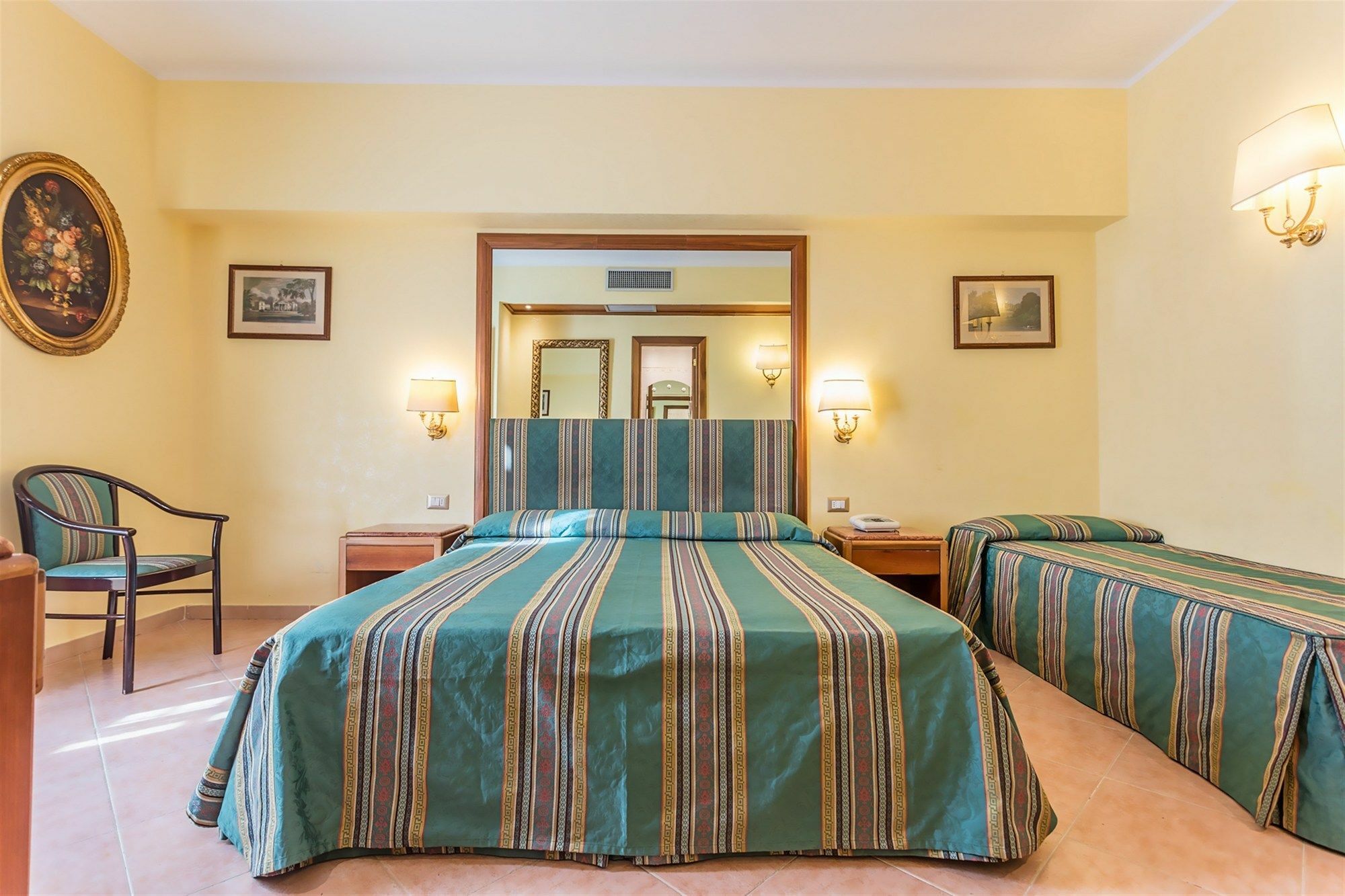 Raeli Hotel Regio Roma Exterior foto
